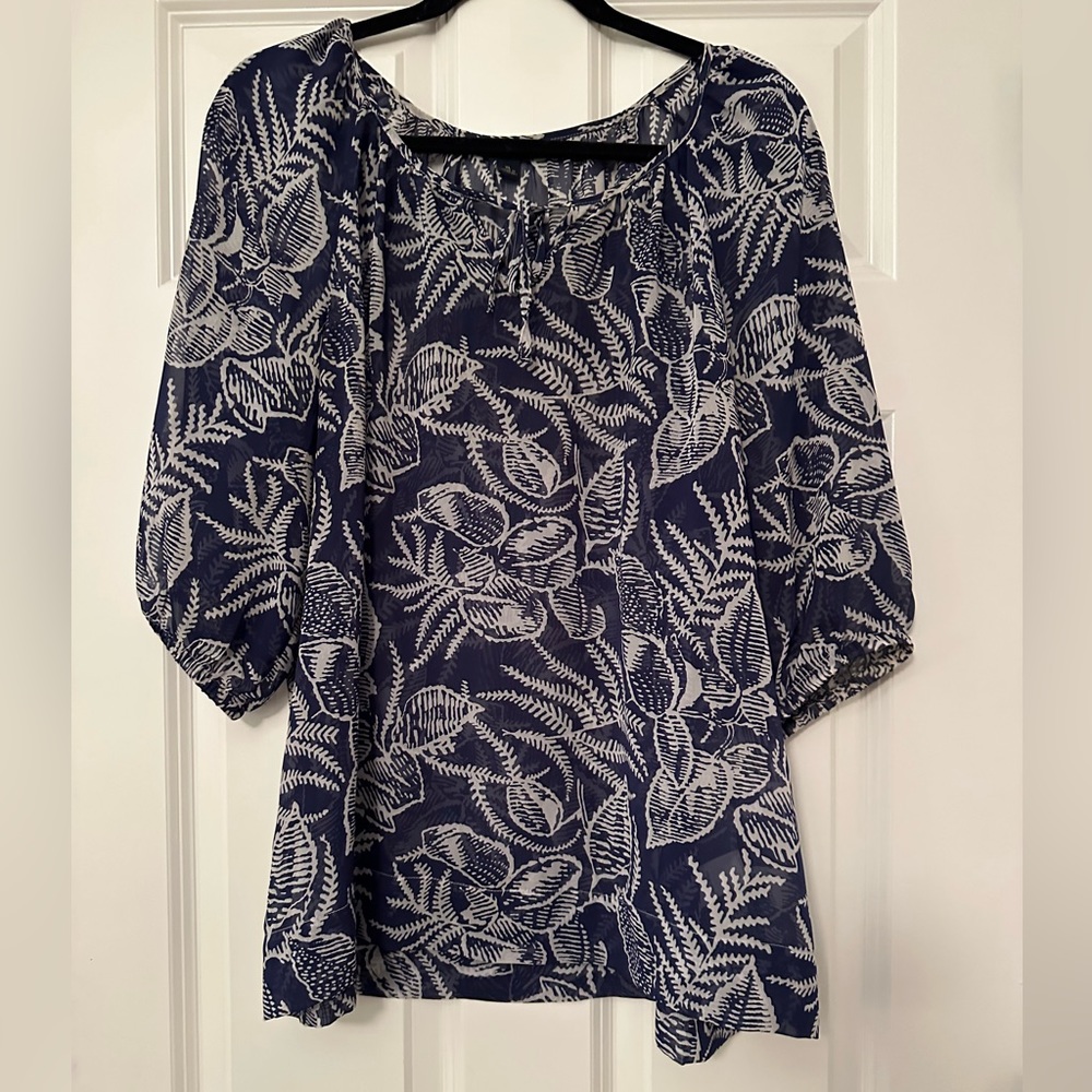 Banana Republic woman’s blouse size XL